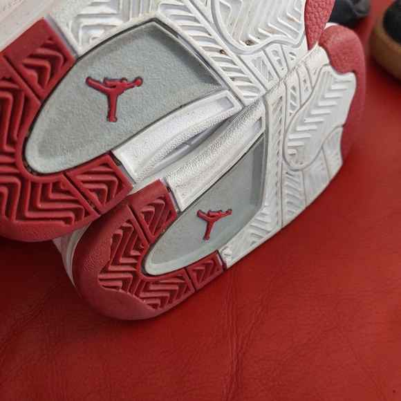 Lot Of 3 Kids Sneakers Sz 5,6,7 Jordans Adidas Shoes ( Bag C) - Picture 5 of 15